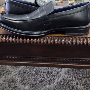 Perry Ellis Sleek Black Leather Loafers